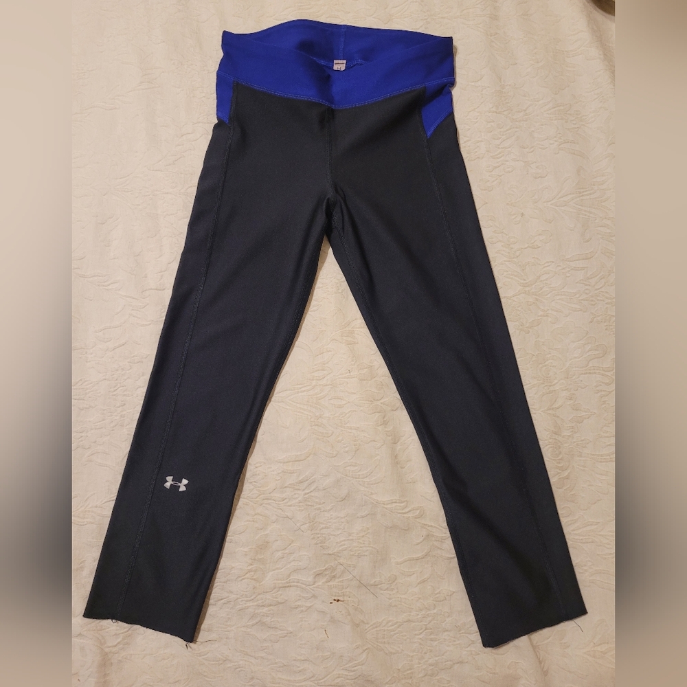 Under Armour Black Leggings with Blue Waistband, I cut the end of it 2nd Picture